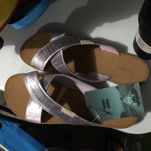 Toms sandals